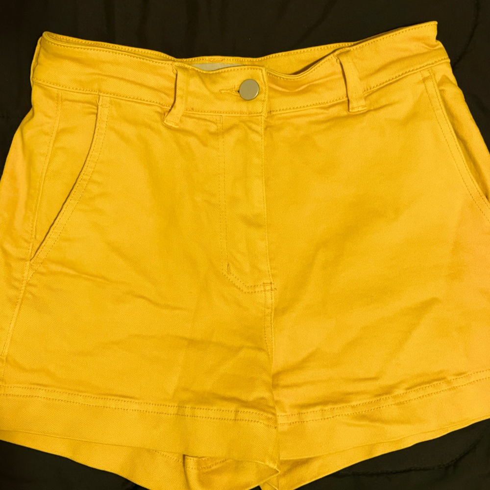 Short ๐๐๐๐ - Picture 2 of 3